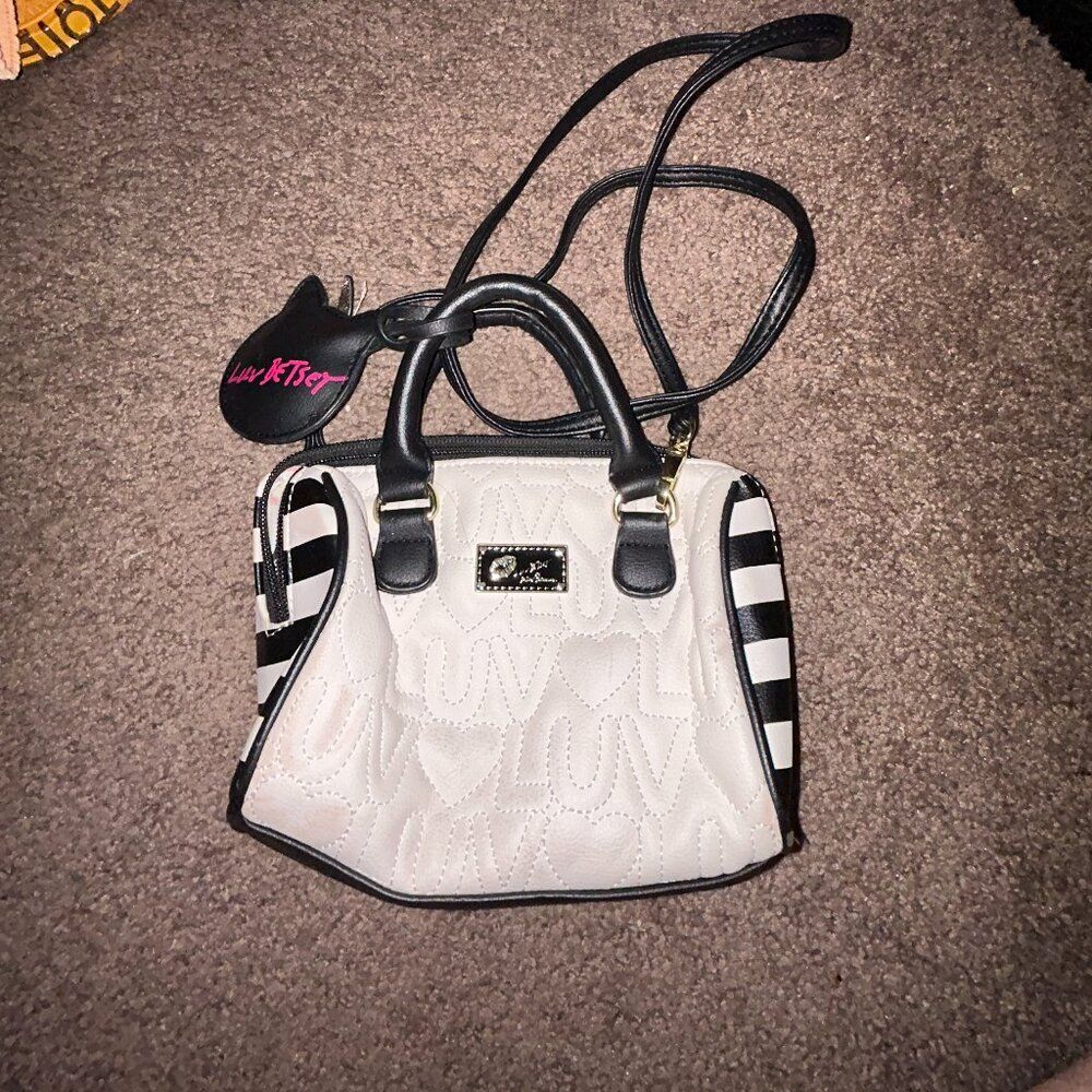 Betsey Johnson Luv Betsey SUPER CUTE B/W Mini Purse w. Strap, Kitty Charm Dangle